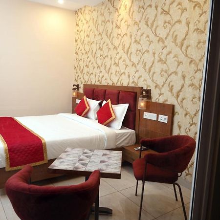 Hotel Singla Residency Кангра Экстерьер фото