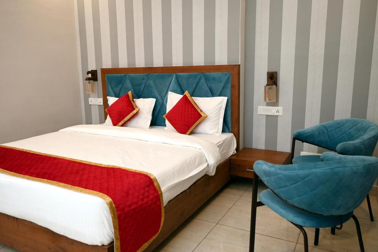 Hotel Singla Residency Кангра Экстерьер фото